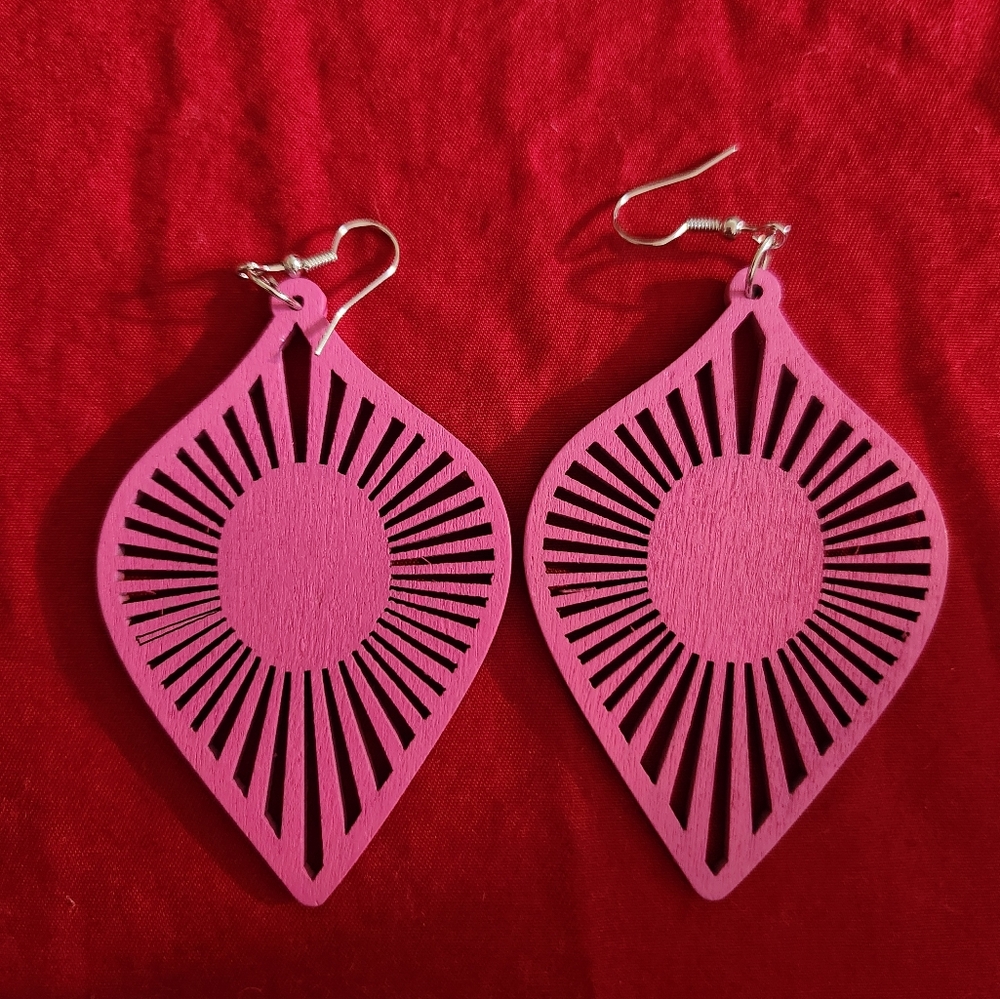 New hot pink/magenta wooden fashion earrings